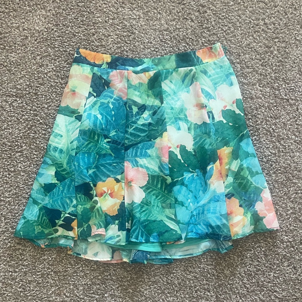 Show Me Your MuMu Tropical Floral Pleated Mini Skirt in Teal & Coral
